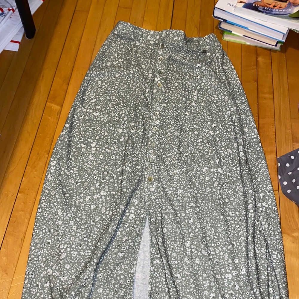 BRAND NEW pull and bear midi skirt